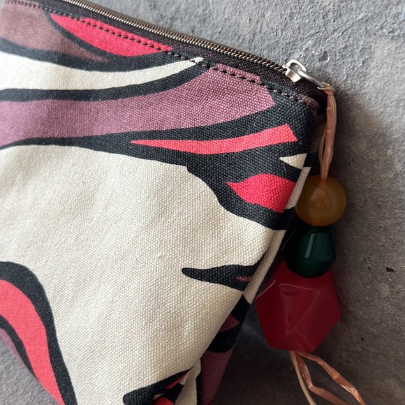 Maliparmi bag- new never used really a conversation piece! Zip closure! - Picture 6 of 8